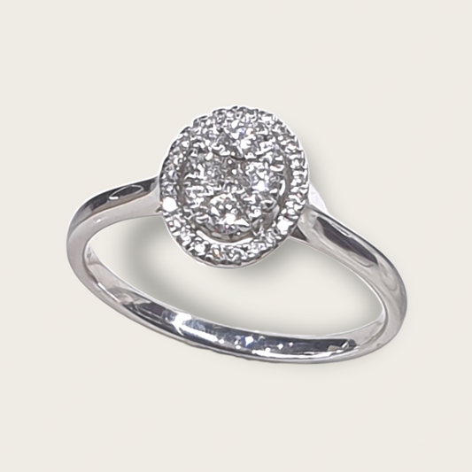 9ct white gold vintage style diamond oval ring